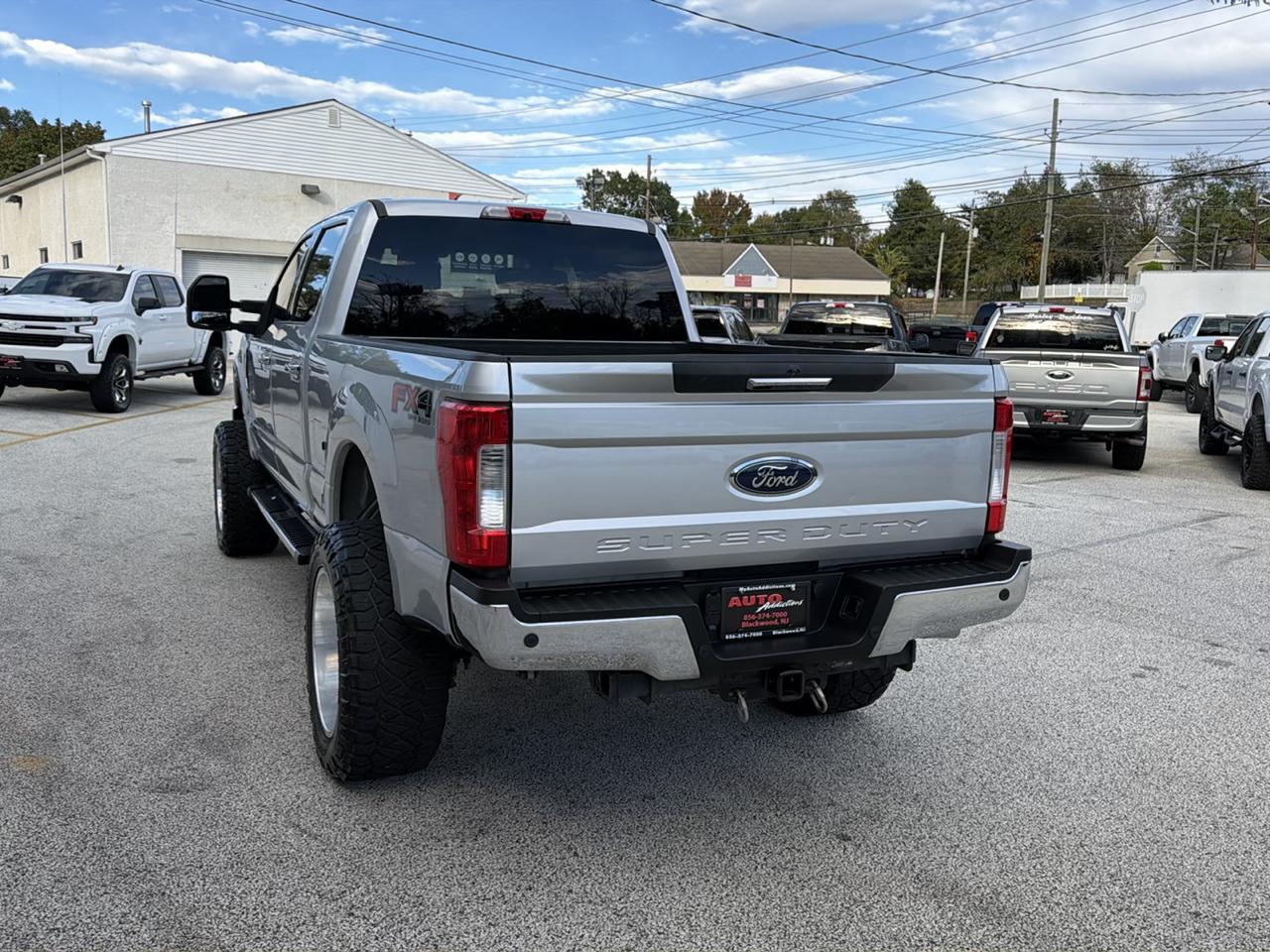 Ford F-250 SD XLT Crew Cab 4WD 2017