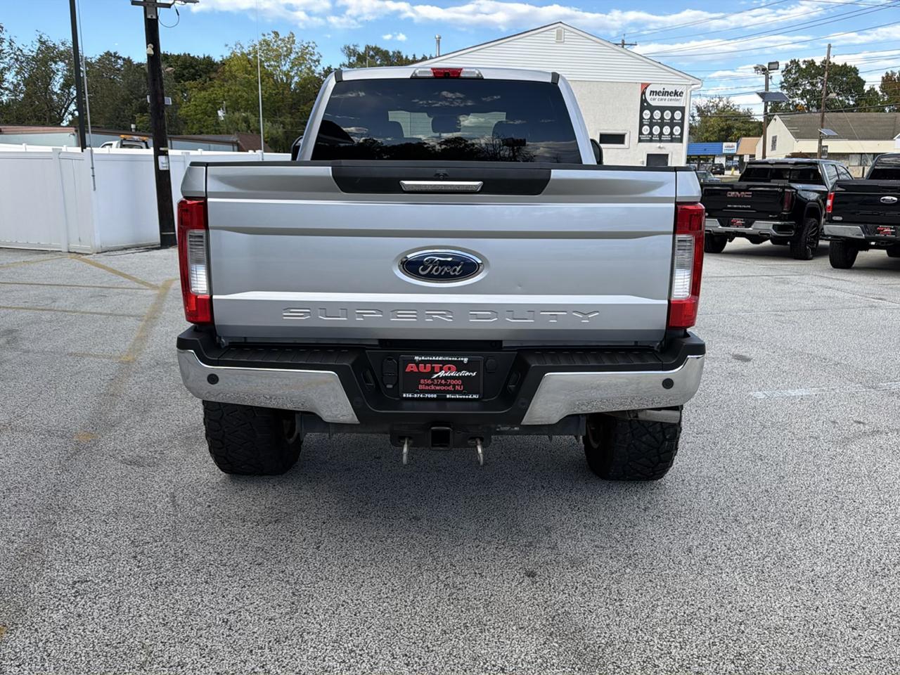 Ford F-250 SD XLT Crew Cab 4WD 2017