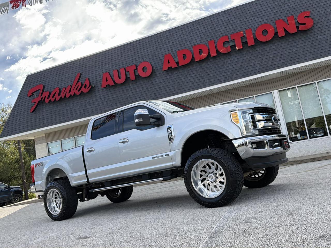 Ford F-250 SD XLT Crew Cab 4WD 2017