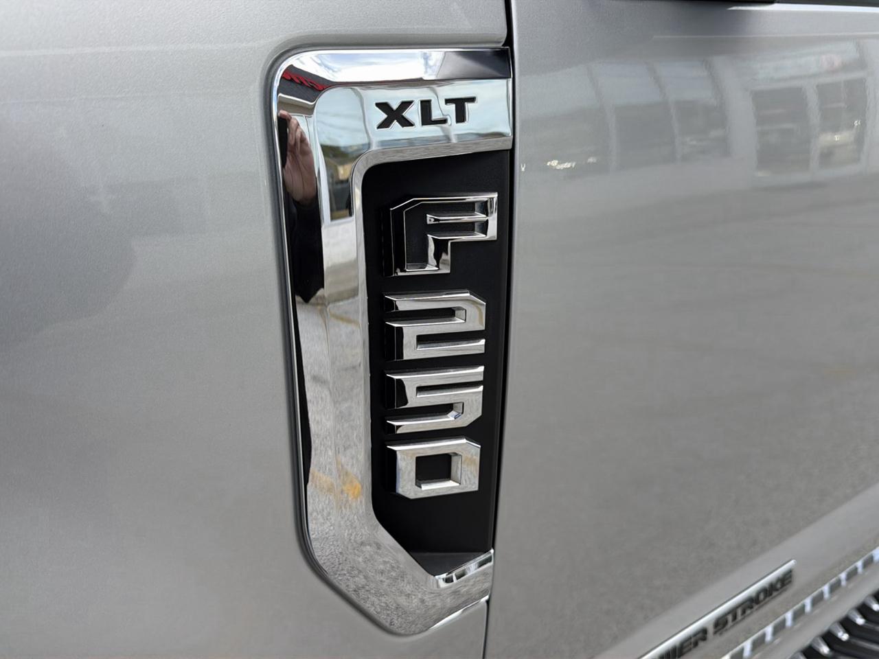 Ford F-250 SD XLT Crew Cab 4WD 2017