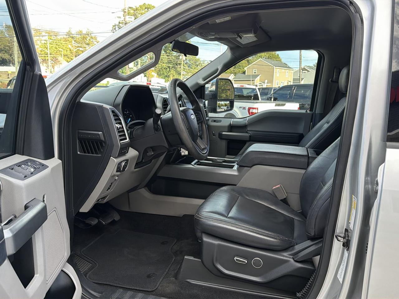 Ford F-250 SD XLT Crew Cab 4WD 2017