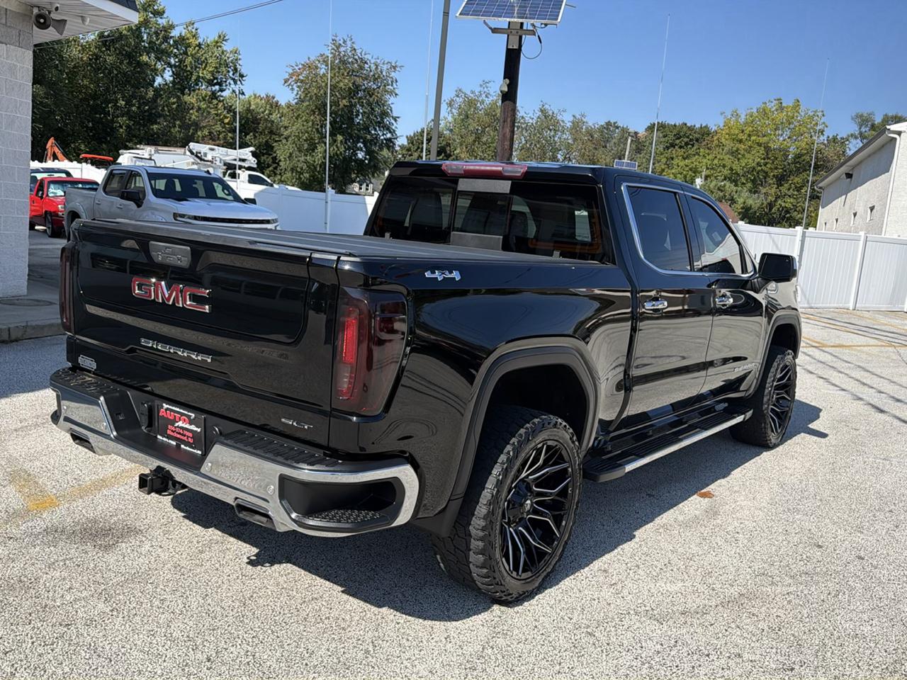 GMC Sierra 1500 Limited SLT Crew Cab Long Box 4WD 2022