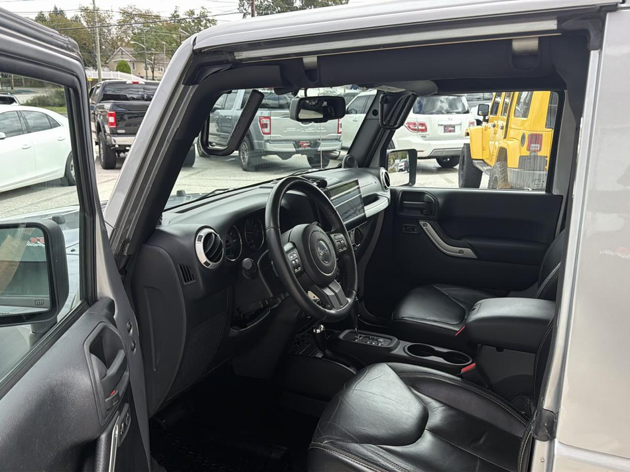 Jeep Wrangler Sahara 4WD 2014