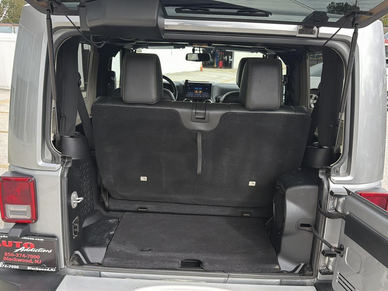Jeep Wrangler Sahara 4WD 2014