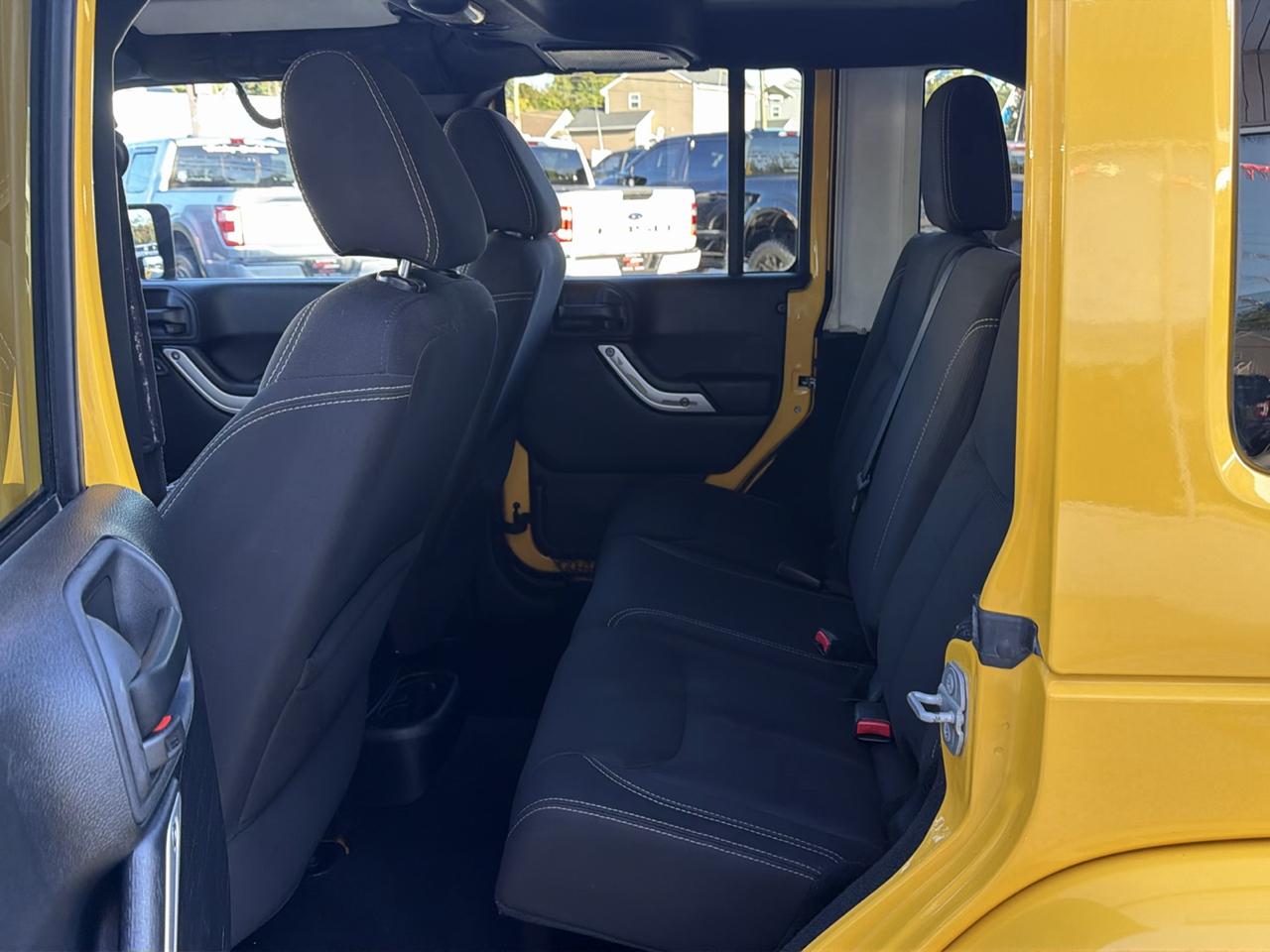 Jeep Wrangler Unlimited Sahara 4WD 2015