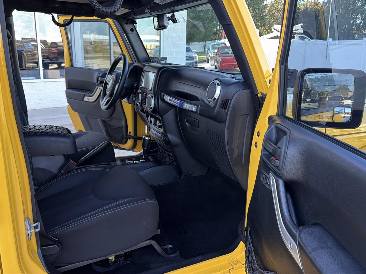 Jeep Wrangler Unlimited Sahara 4WD 2015