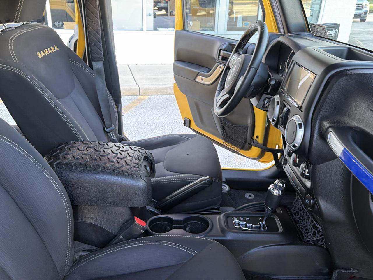 Jeep Wrangler Unlimited Sahara 4WD 2015