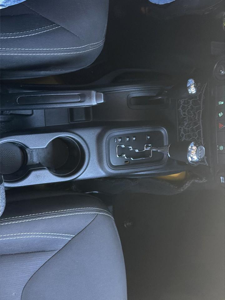 Jeep Wrangler Unlimited Sahara 4WD 2015