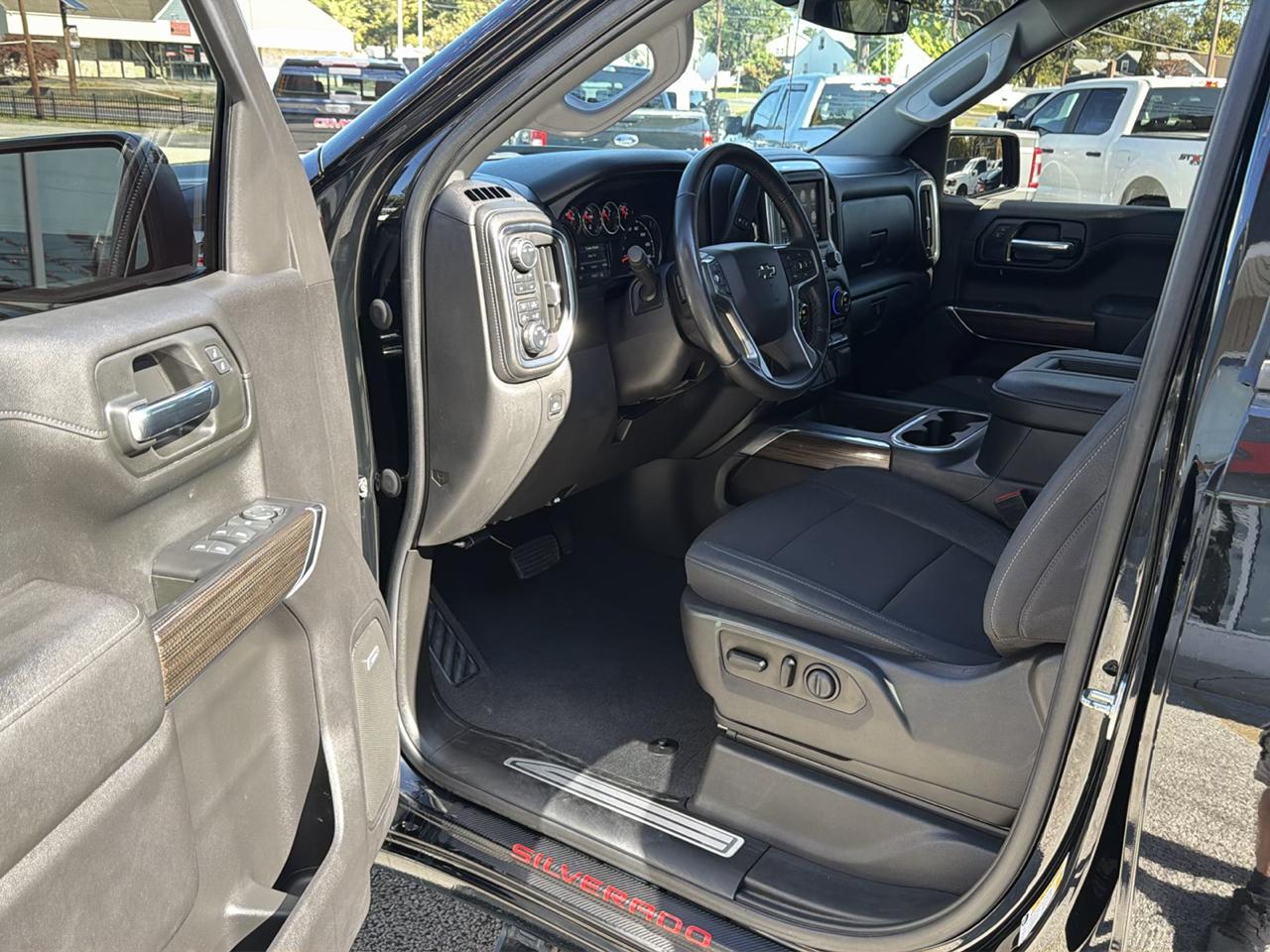 Chevrolet Silverado 1500 LT Trail Boss Crew Cab 4WD 2021