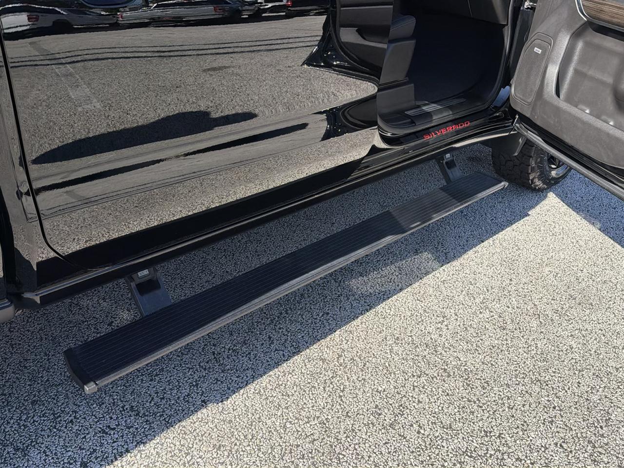 Chevrolet Silverado 1500 LT Trail Boss Crew Cab 4WD 2021