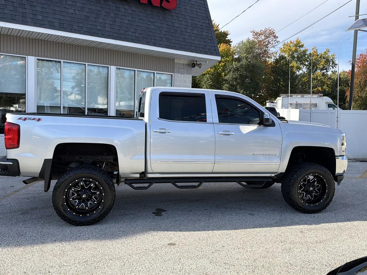 Chevrolet Silverado 1500 LTZ Crew Cab 4WD 2017
