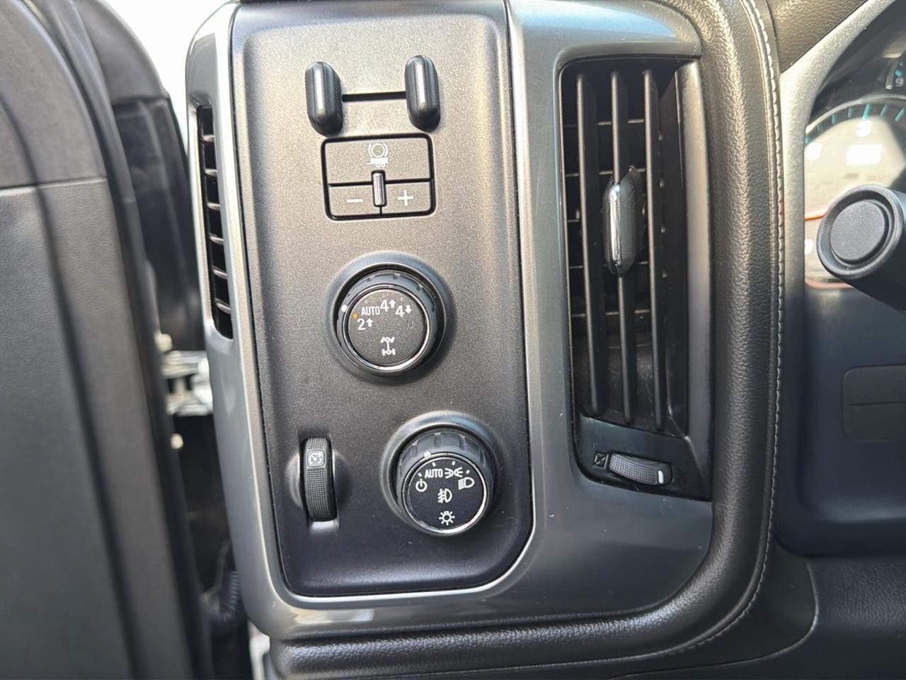 Chevrolet Silverado 1500 LTZ Crew Cab 4WD 2017