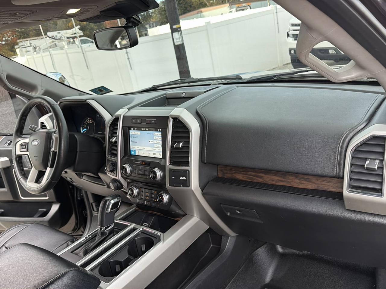 Ford F-150 Lariat SuperCrew 5.5-ft. Bed 4WD 2018