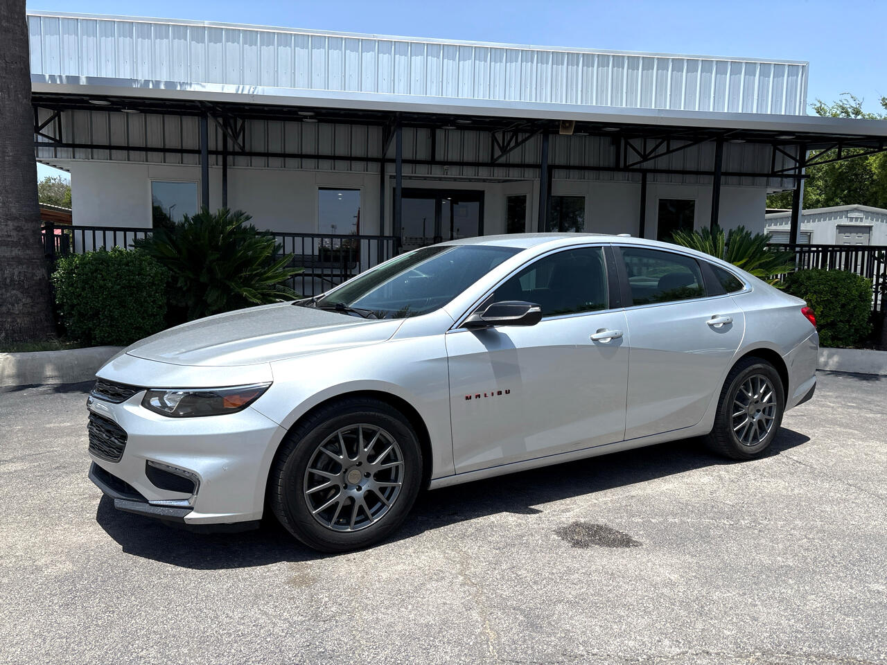 Chevrolet Malibu 4dr Sdn LT w/1LT 2018 Chevrolet Malibu 4dr Sdn LT w/1LT 2018