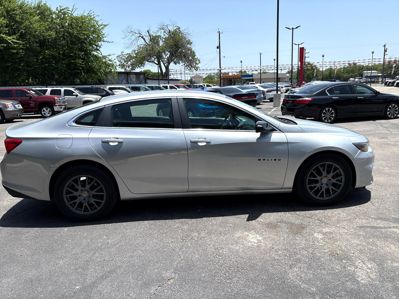Chevrolet Malibu 4dr Sdn LT w/1LT 2018 Chevrolet Malibu 4dr Sdn LT w/1LT 2018