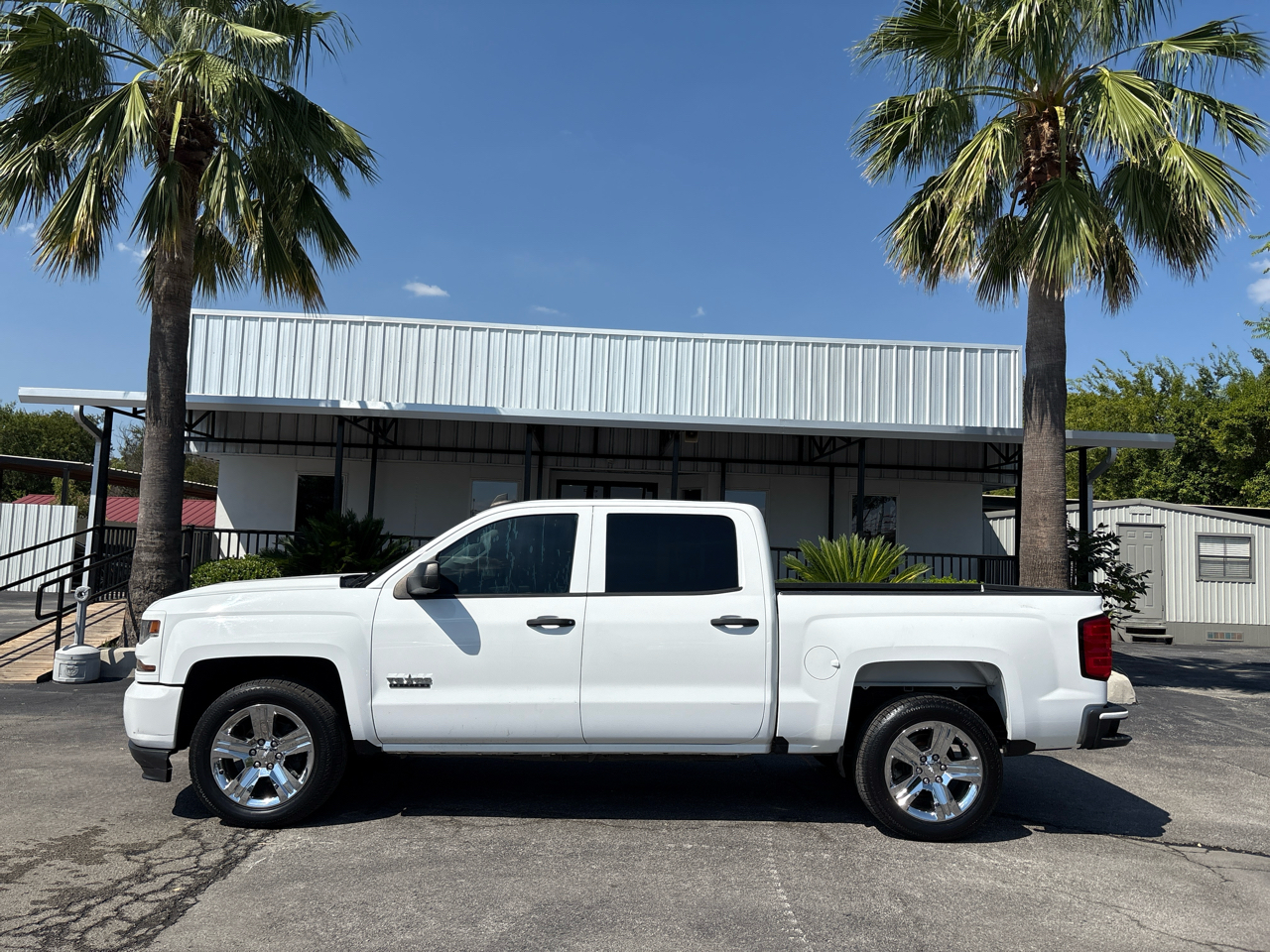 Chevrolet Silverado 1500 2WD Crew Cab 143.5" Custom 2018 Chevrolet Silverado 1500 2WD Crew Cab 143.5" Custom 2018