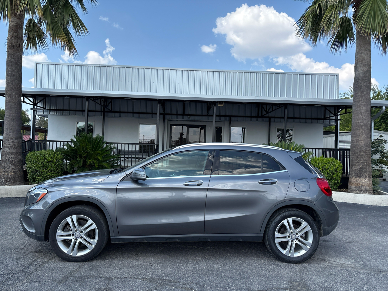 Mercedes-Benz GLA GLA 250 4MATIC SUV 2017 Mercedes-Benz GLA GLA 250 4MATIC SUV 2017