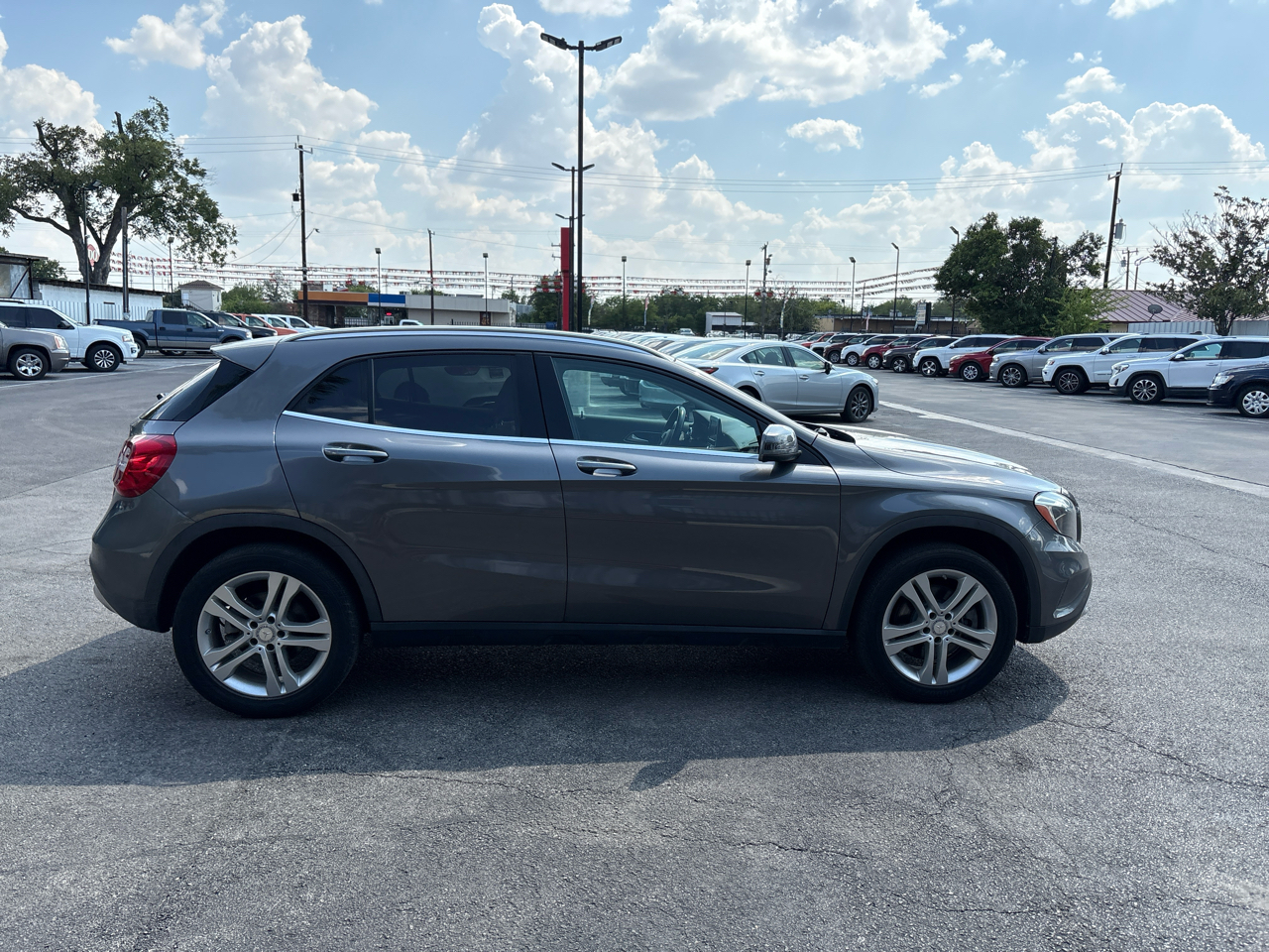 Mercedes-Benz GLA GLA 250 4MATIC SUV 2017 Mercedes-Benz GLA GLA 250 4MATIC SUV 2017