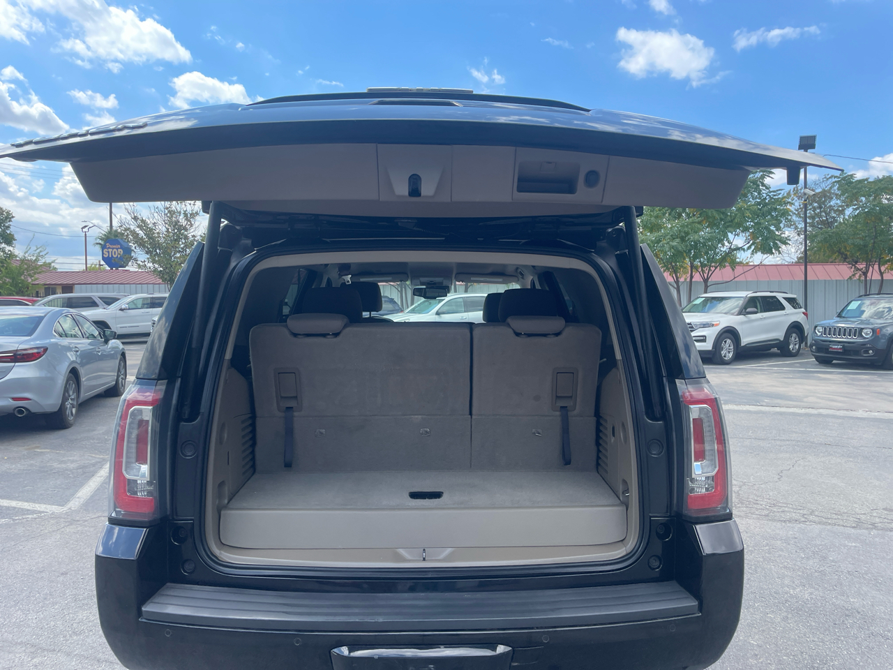 GMC Yukon 2WD 4dr SLE 2019 GMC Yukon 2WD 4dr SLE 2019