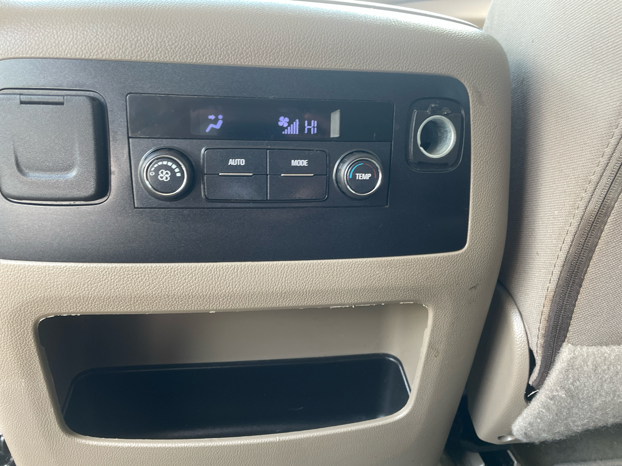 GMC Yukon 2WD 4dr SLE 2019 GMC Yukon 2WD 4dr SLE 2019
