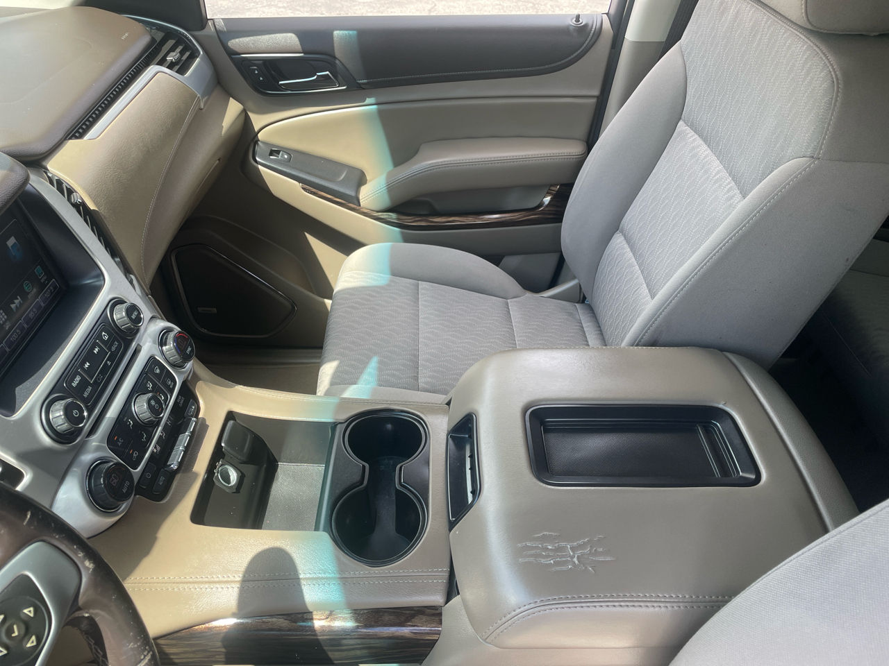 GMC Yukon 2WD 4dr SLE 2019 GMC Yukon 2WD 4dr SLE 2019