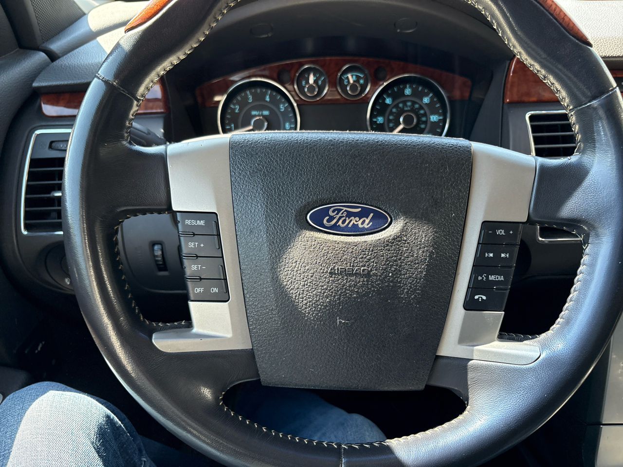 Ford Flex 4dr Titanium FWD 2011 Ford Flex 4dr Titanium FWD 2011
