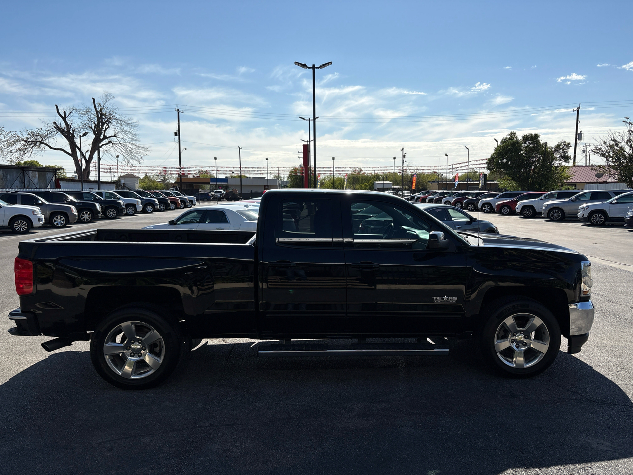 2016 Chevrolet Silverado 1500 LT photo 3