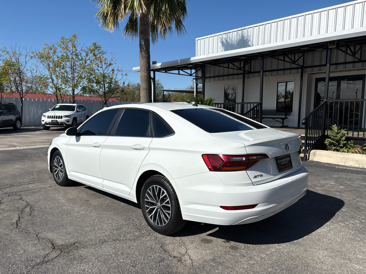2019 Volkswagen Jetta SE R-Line photo 3
