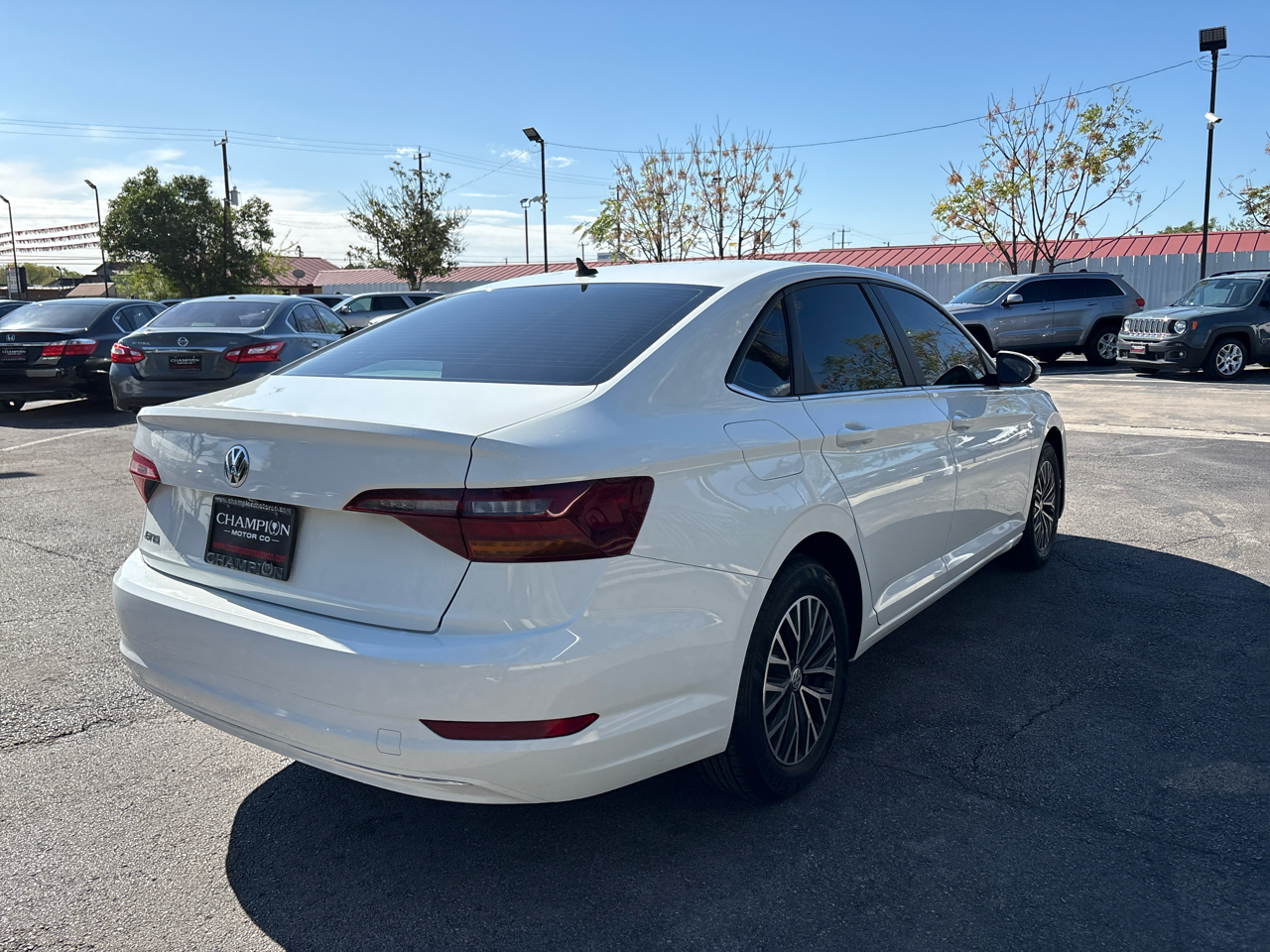 2019 Volkswagen Jetta SE R-Line photo 4