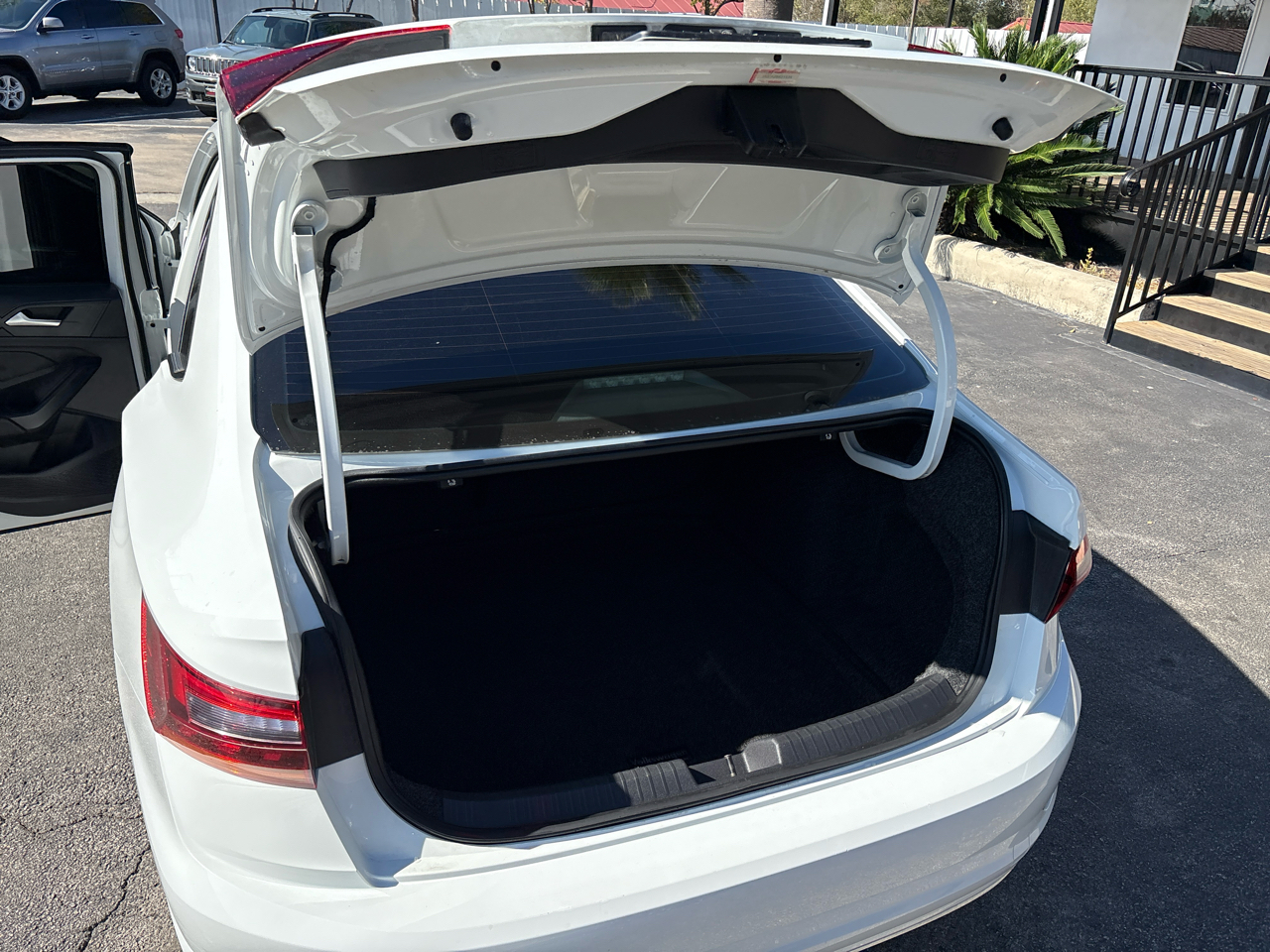 Volkswagen Jetta R-Line Auto w/SULEV 2019