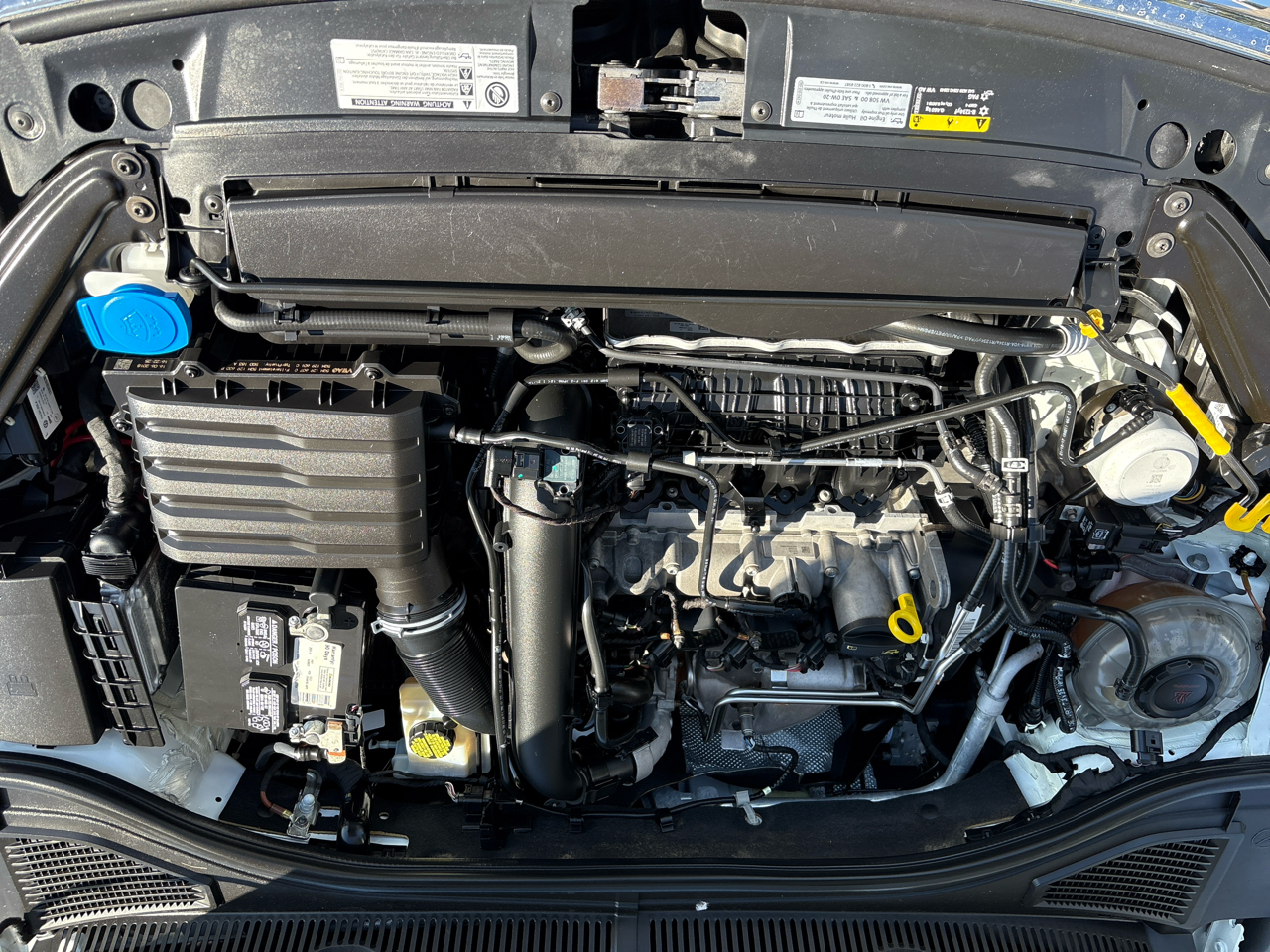 Volkswagen Jetta R-Line Auto w/SULEV 2019