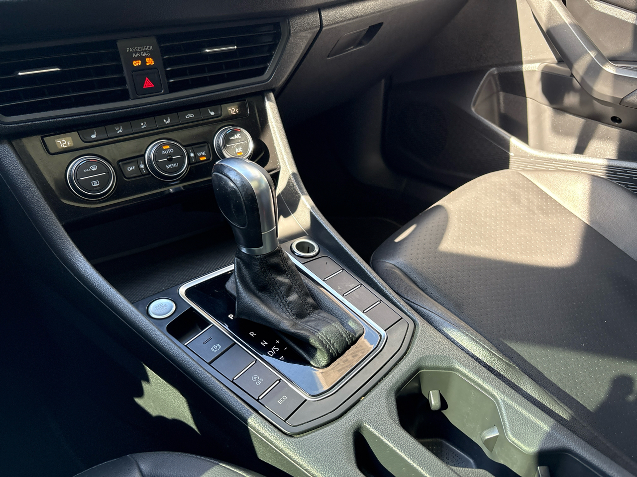 Volkswagen Jetta R-Line Auto w/SULEV 2019