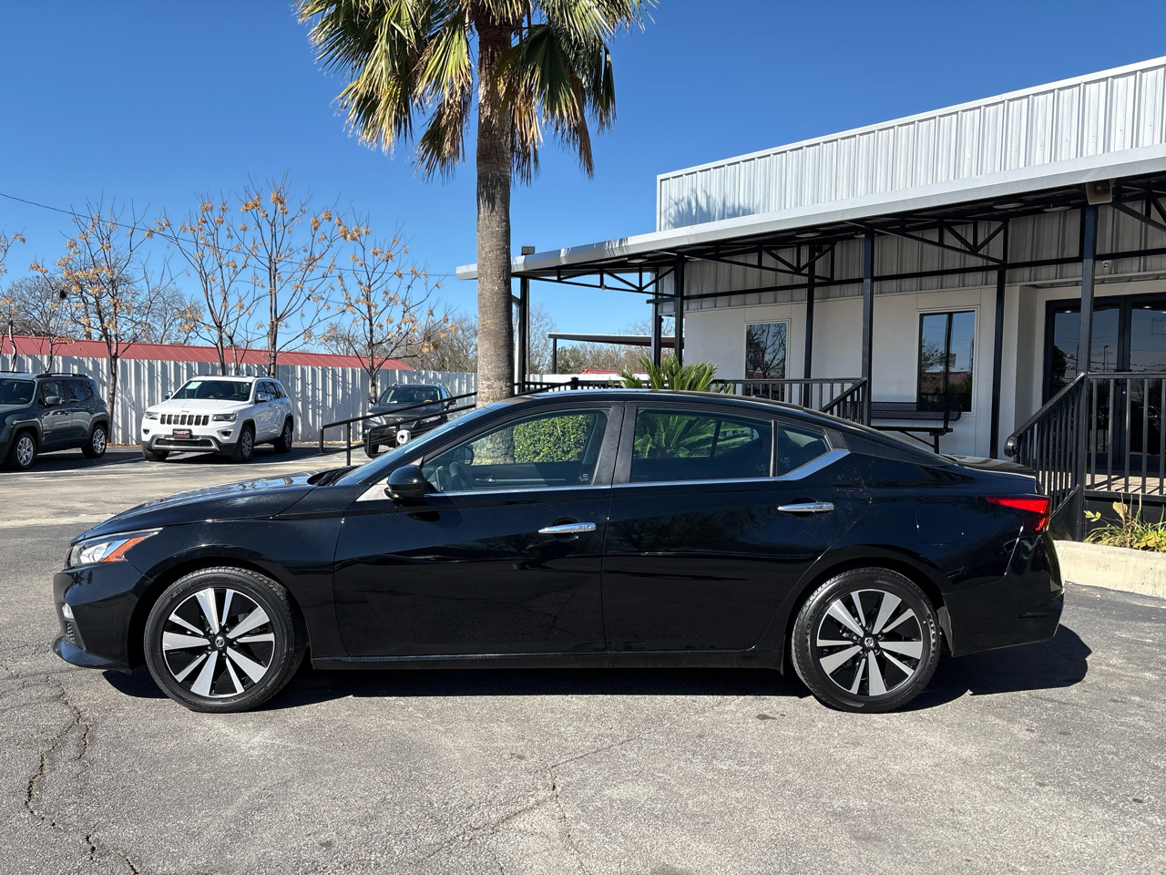 Nissan Altima 2.5 SV Sedan 2021