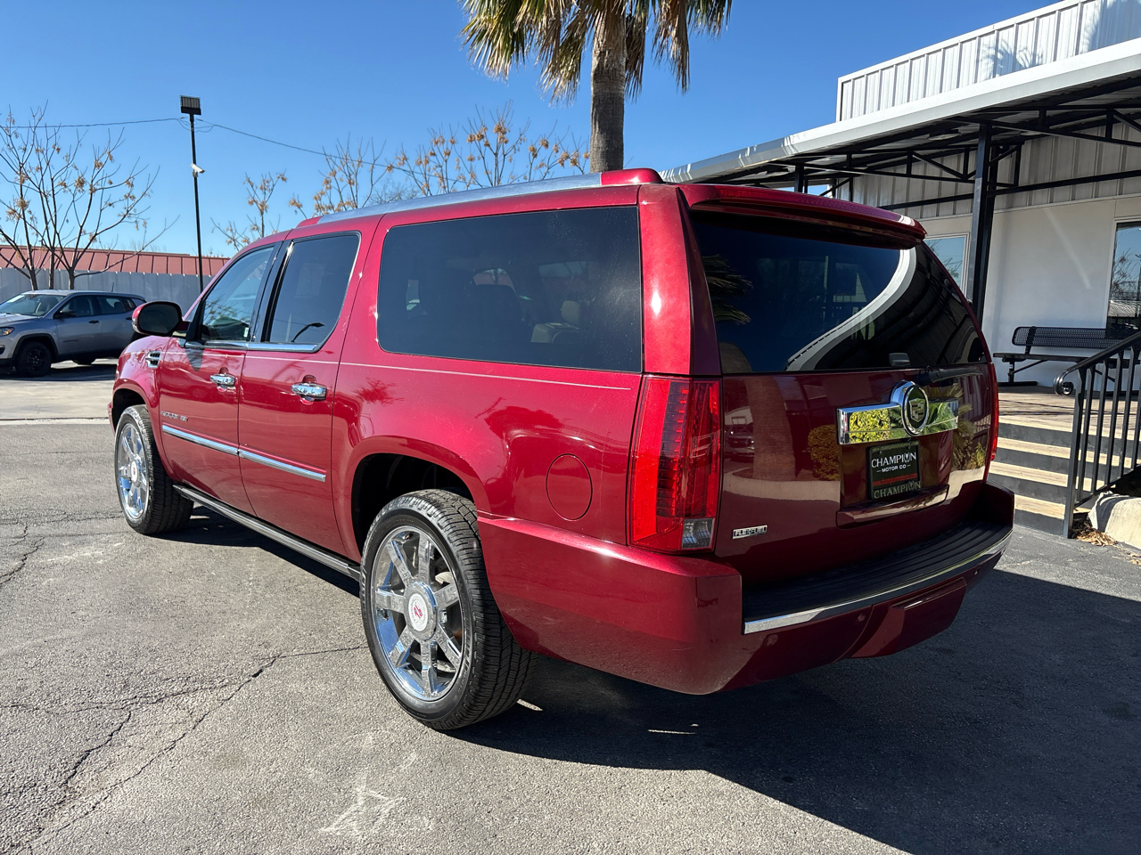 Cadillac Escalade ESV 2WD 4dr Premium 2011