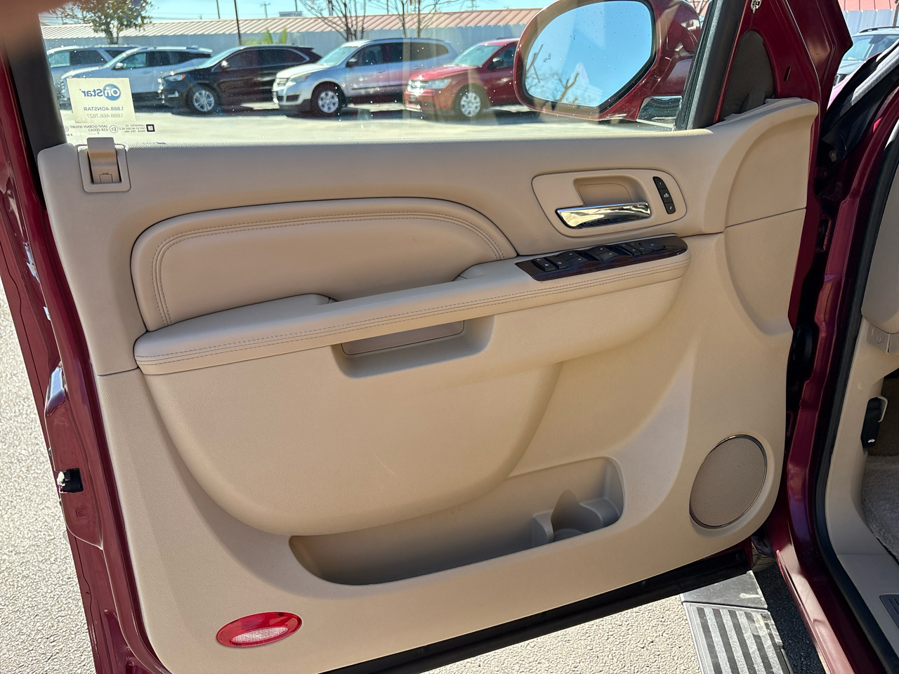 Cadillac Escalade ESV 2WD 4dr Premium 2011