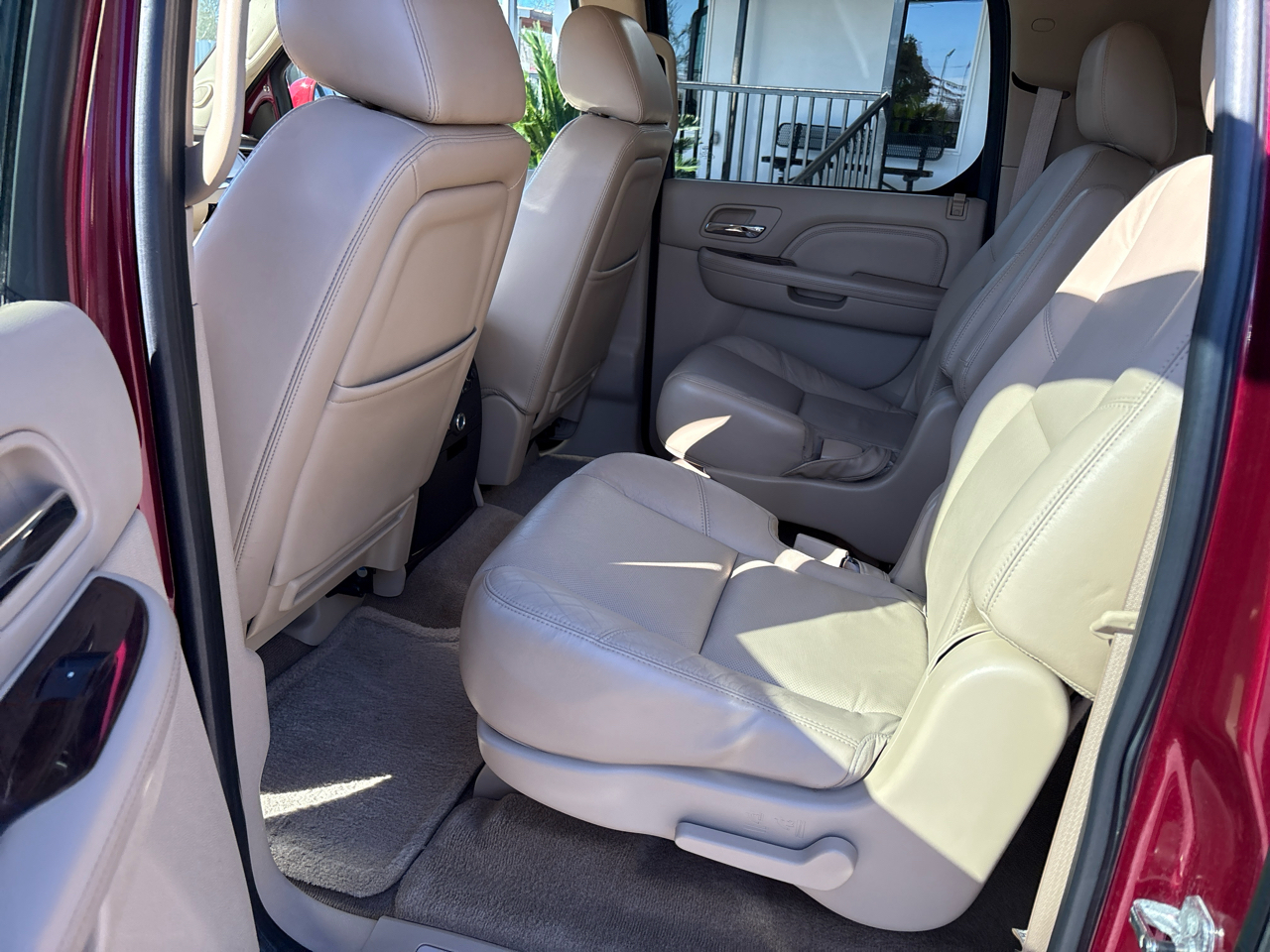 Cadillac Escalade ESV 2WD 4dr Premium 2011