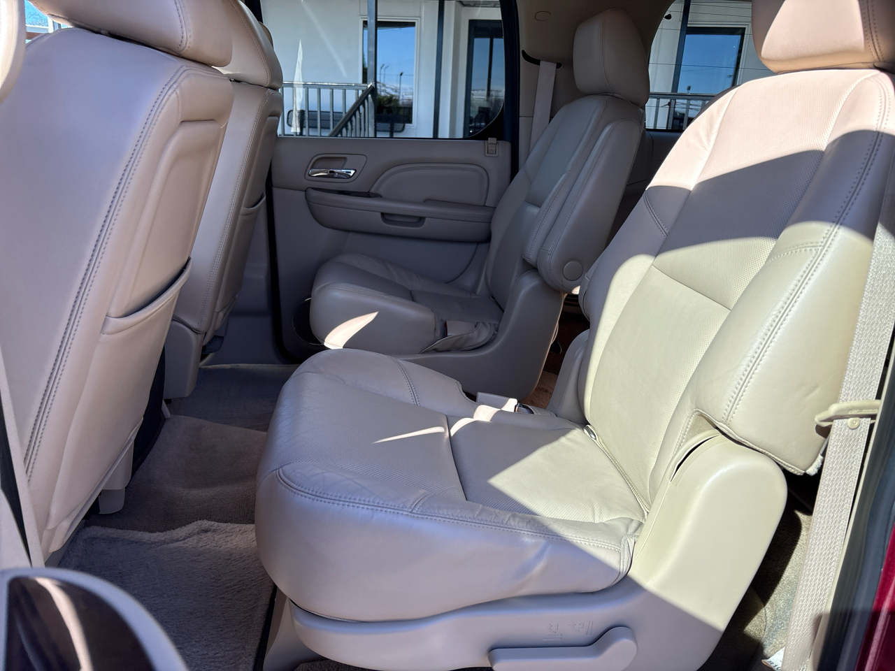 Cadillac Escalade ESV 2WD 4dr Premium 2011