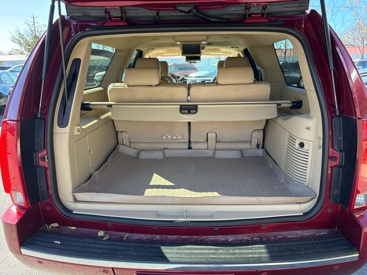 Cadillac Escalade ESV 2WD 4dr Premium 2011