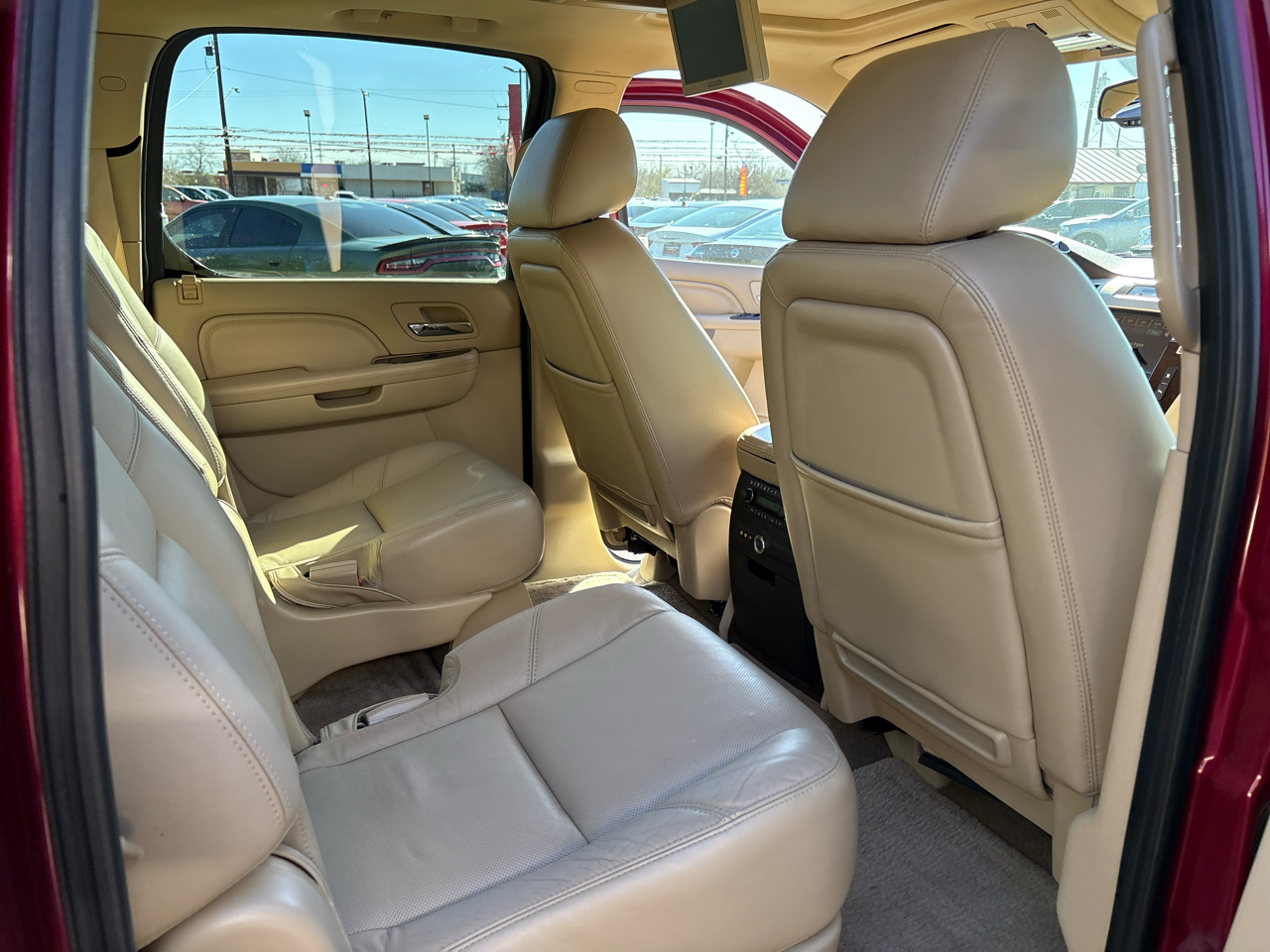 Cadillac Escalade ESV 2WD 4dr Premium 2011