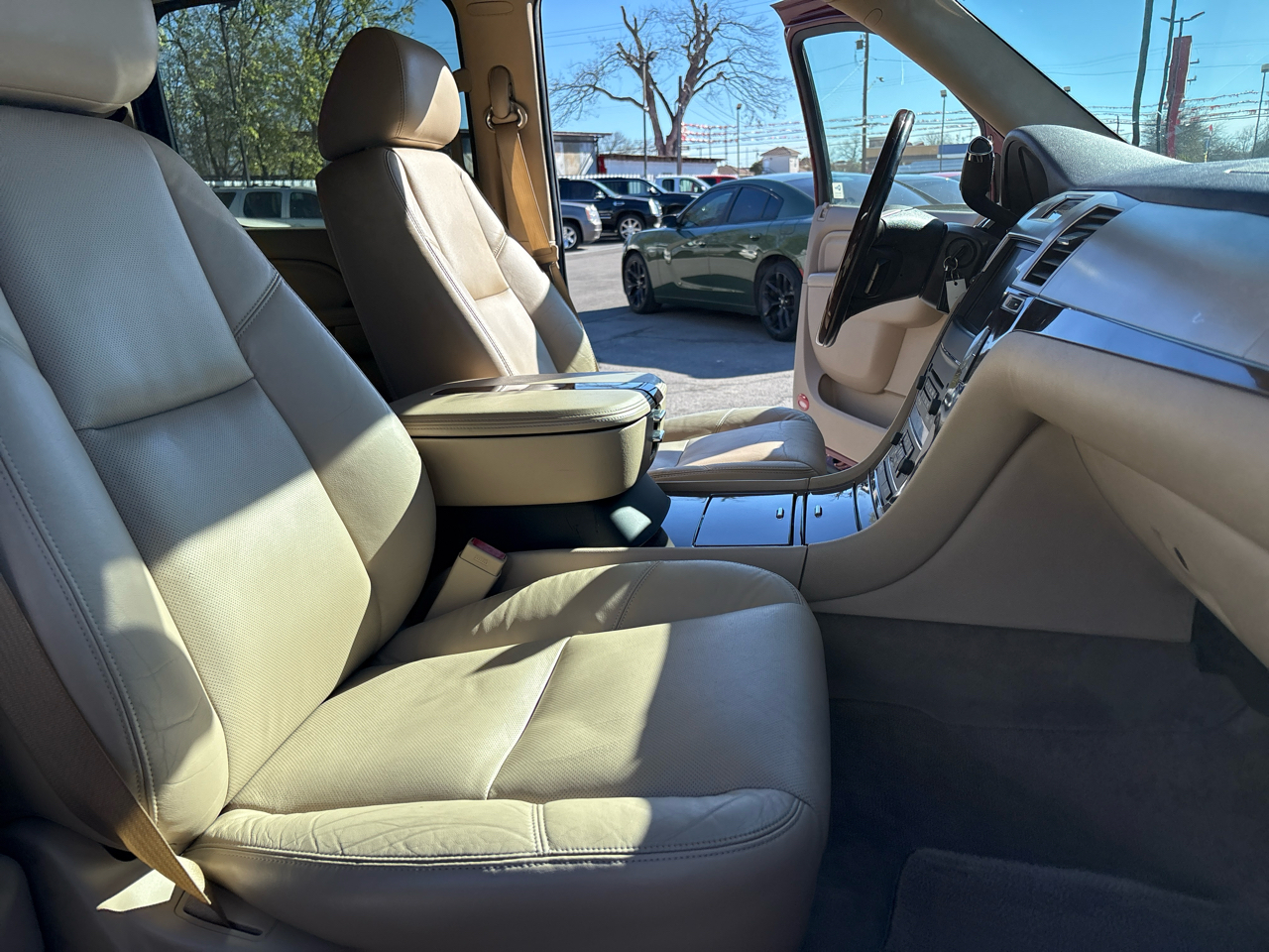 Cadillac Escalade ESV 2WD 4dr Premium 2011