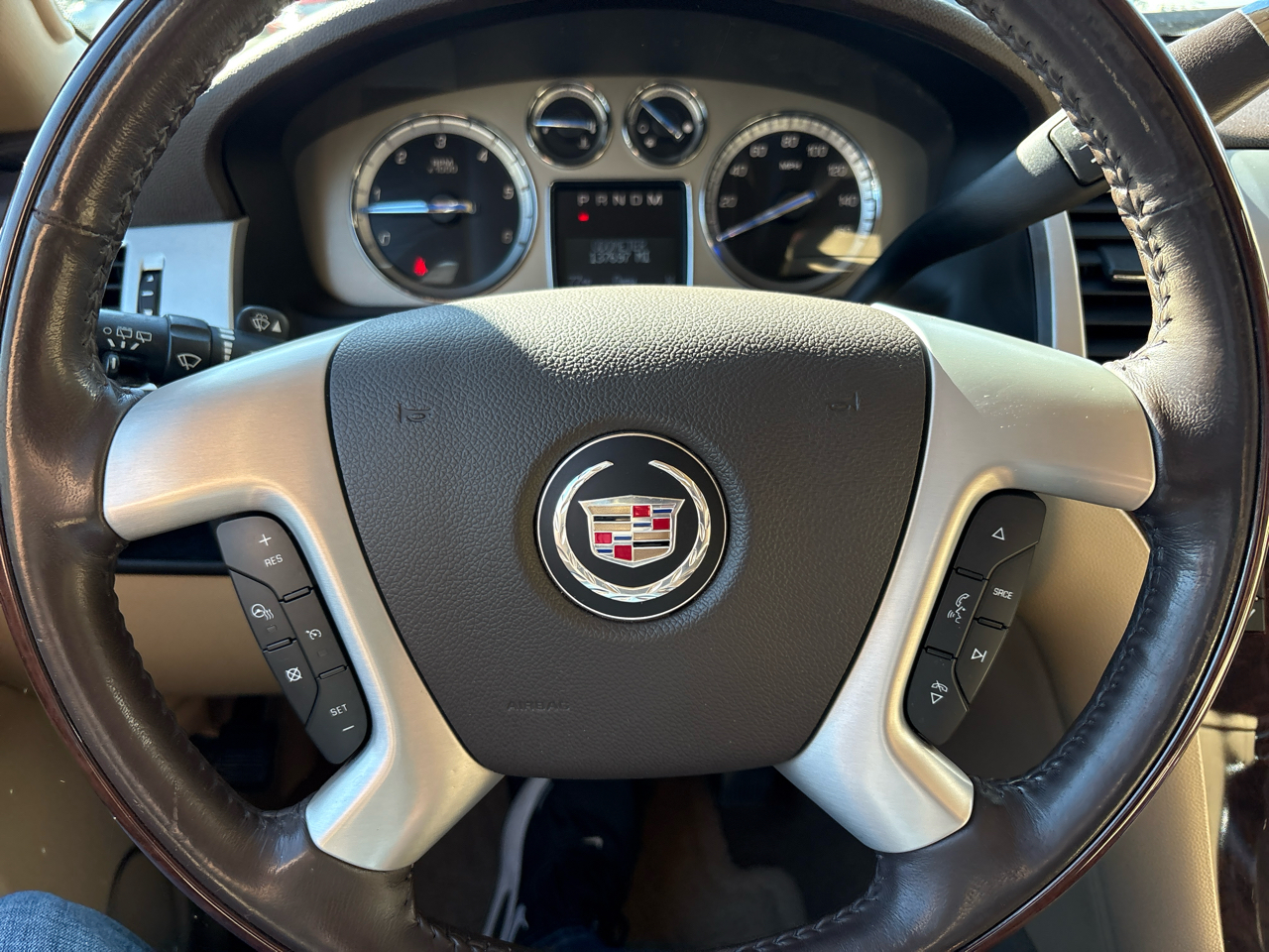 Cadillac Escalade ESV 2WD 4dr Premium 2011