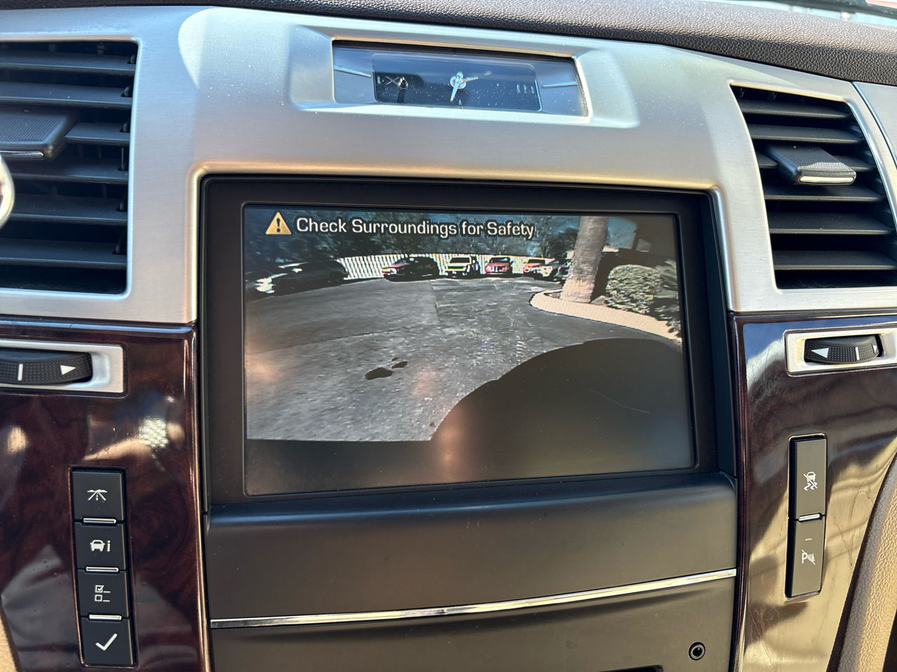 Cadillac Escalade ESV 2WD 4dr Premium 2011