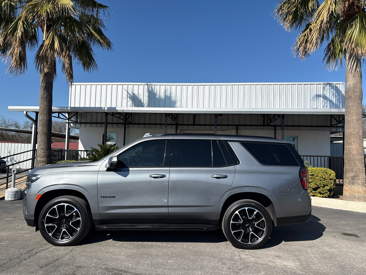 Chevrolet Tahoe 4WD 4dr RST 2022