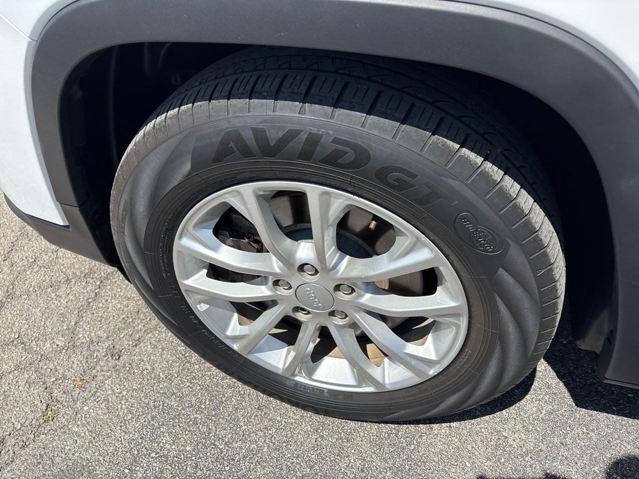 Jeep Cherokee Latitude FWD 2019