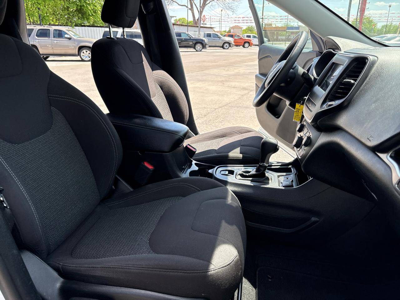 Jeep Cherokee Latitude FWD 2019