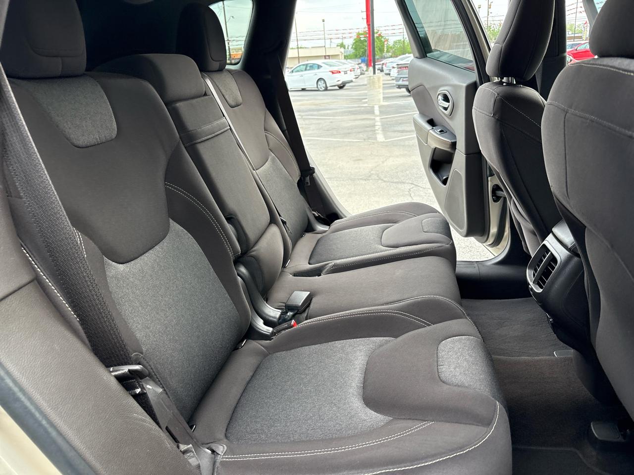 Jeep Cherokee FWD 4dr Latitude 2014