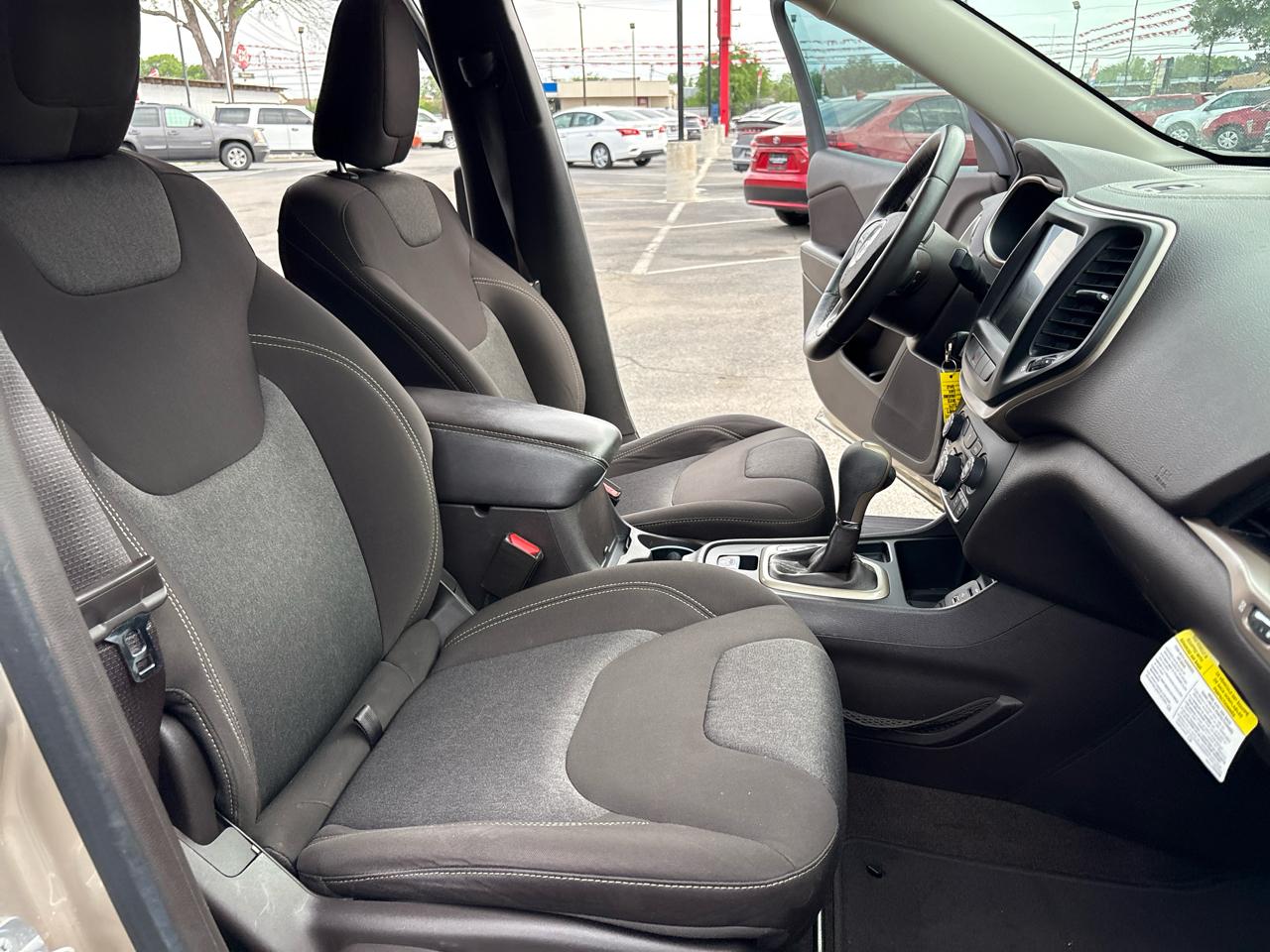 Jeep Cherokee FWD 4dr Latitude 2014