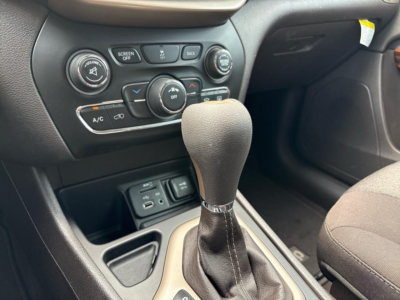 Jeep Cherokee FWD 4dr Latitude 2014