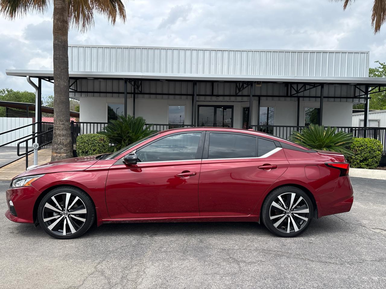 Nissan Altima 2.5 SR Sedan 2021