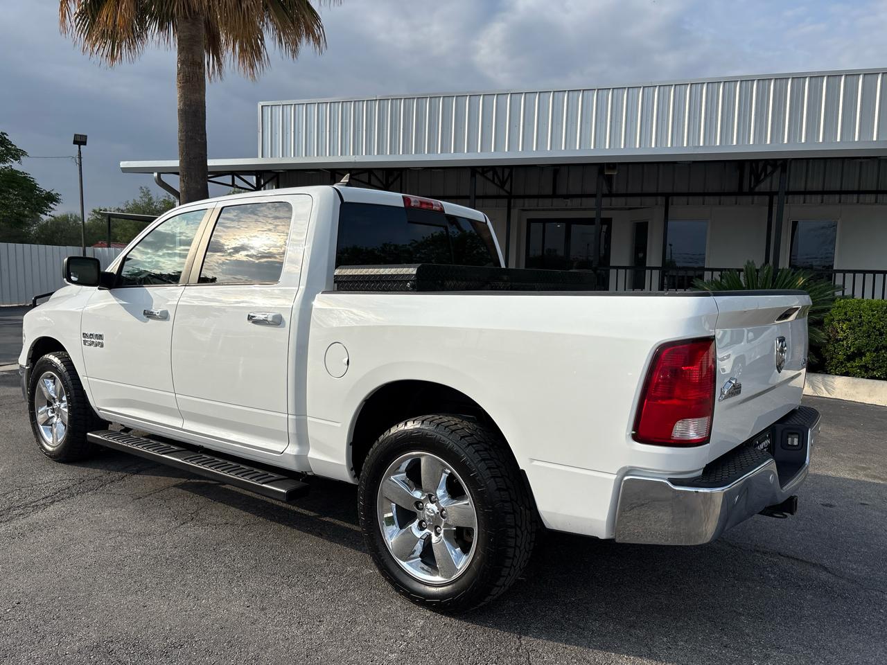 RAM 1500 4WD Crew Cab 140.5" Big Horn 2016